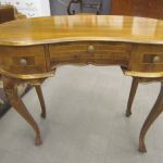 680 1331 DRESSING TABLE